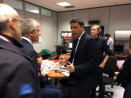 Renzi alla protezione civile a Torino con Appendino e Chiamp © ANSA