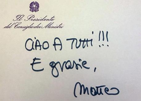 Il saluto di Matteo Renzi postato sul suo profilo Twitter , Roma 7 dicembre 2016 © ANSA