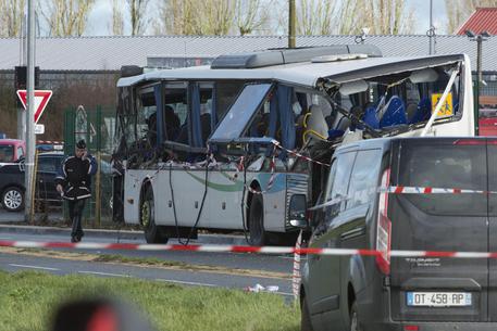 ++ Francia: nuovo incidente pullman gita scuola, 6 morti ++ © EPA