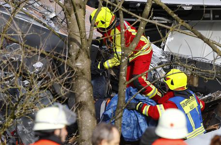 Germania: polizia conferma, vittime incidente sono 8 © AP
