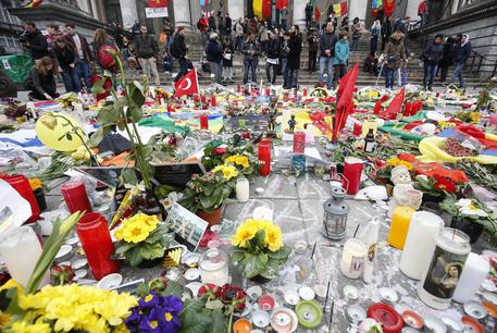 Bruxelles: la veglia a 'memoriale' della Bourse © EPA