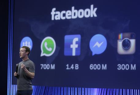 Facebook, in arrivo messaggi usa e getta © AP