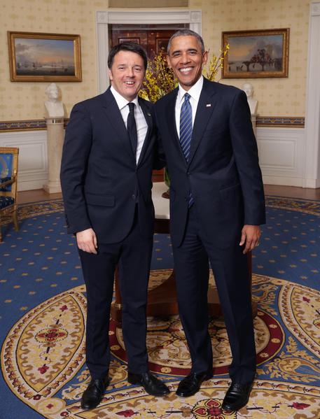 Obama saluta Matteo Renzi alla Casa Bianca prima del vertice - foto us Casa Bianca - © ANSA