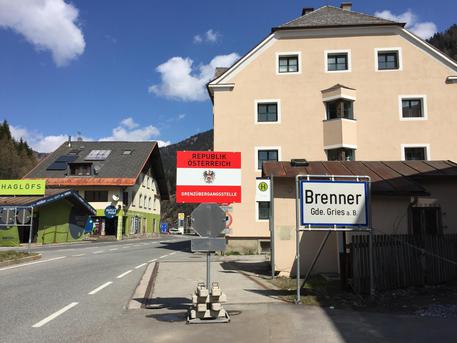 Austria pronta a chiudere il Brennero in caso estremo © ANSA