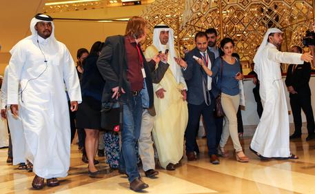 Il ministro delle Finanze del Kuwait arriva al vertice di Doha © EPA