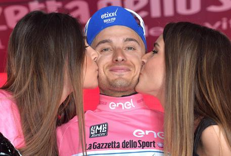 Giro d'Italia, impresa di Brambilla: vince dopo una fuga di 166 km © ANSA