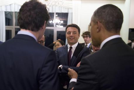 Matteo Renzi con Obama e Hollande al G7 - Foto Tiberio Barchielli - © ANSA