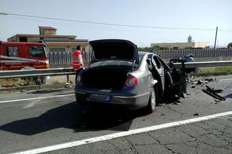 Scontro frontale tra auto, sei morti a Taranto © ANSA