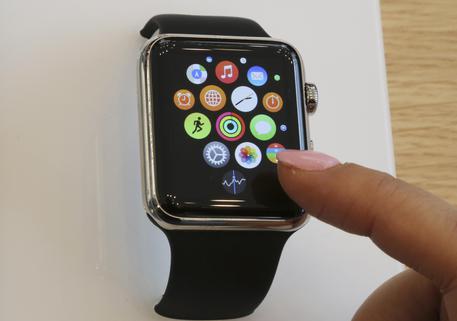 Nuovo Apple Watch in autunno, con Gps © AP