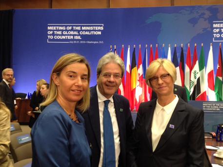 Summit anti Isis: Mogherini, Gentiloni e Pinotti © ANSA