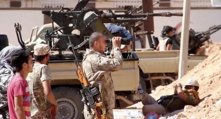 Si combatte a Sirte, nella foto soldati governativi © AP