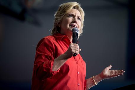 Hillary Clinton accusa Mosca: 007 russi dietro l'intrusione nei computer dei democratici © AP