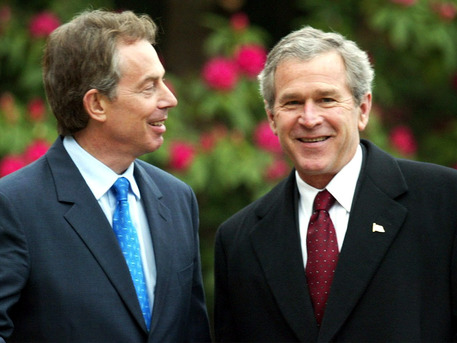 Tony Blair con George W. Bush © REUTERS