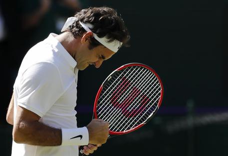 Federer conquista semifinale Wimbledon in rimonta © AP