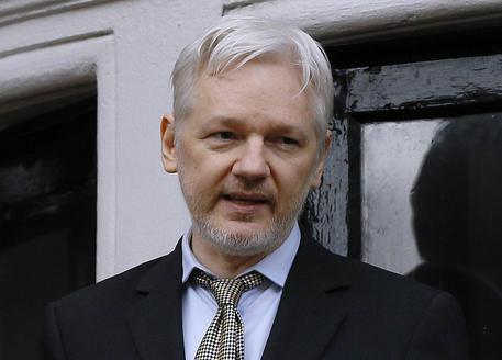 Assange a Obama, mi consegno agli Usa se grazi Manning © AP