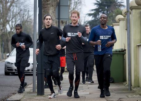 Harry corre a Londra con gli homeless per beneficenza © AP