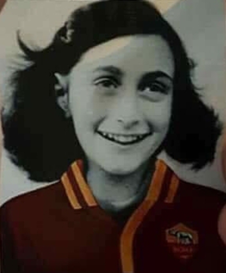 Anna Frank con la maglia della Roma © ANSA