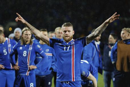 La piccola Islanda va ai Mondiali, torna 'gayser dance' © AP