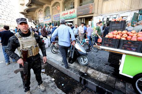 Forze dell'ordine nel centro di Baghdad in una foto d'archivio © EPA