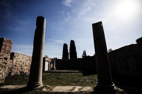 Restauri: Franceschini inaugura 'Decumano' a Ostia Antica © ANSA
