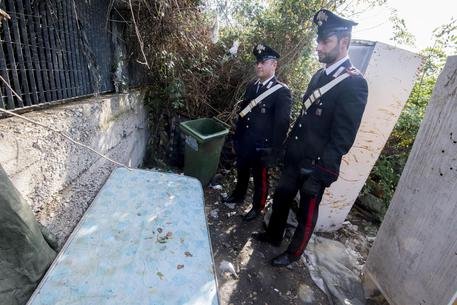 Carabinieri sul luogo dove avvenuto lo stupro di due quattordicenni romane © ANSA