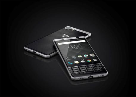 BlackBerry KEYOne, due tastiere e più sicurezza © ANSA