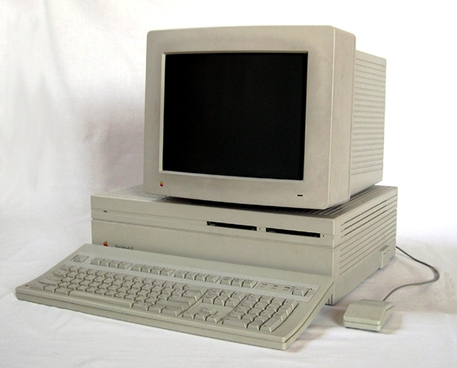 Trent'anni fa l'Apple lanciava Macintosh II, senza Jobs © ANSA