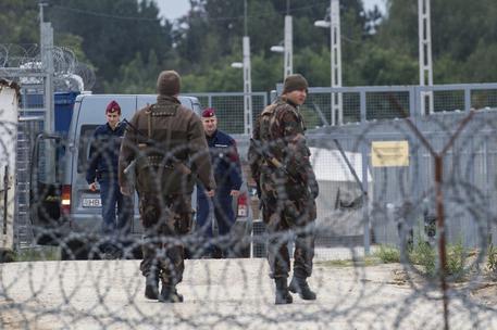 Migranti: Orban, l'Ungheria sotto assedio © AP