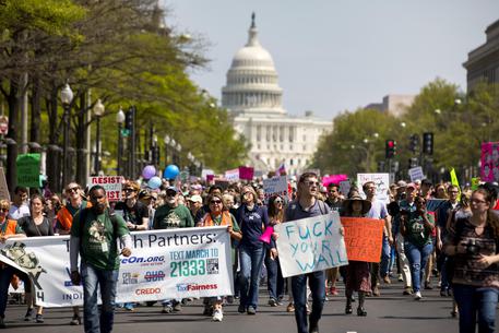 Trump: migliaia in piazza chiedono sua dichiarazione redditi © EPA