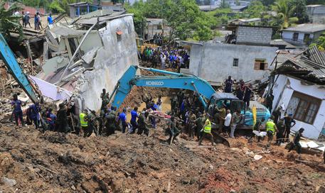 Sri Lanka: spazzatura su baraccopoli, saliti a 22 i morti © AP