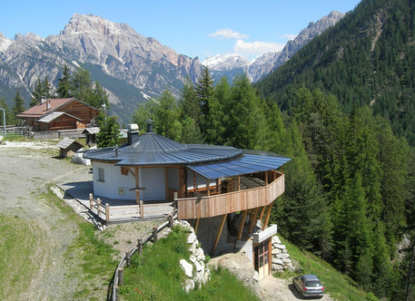 Architettura sostenibile in montagna © ANSA