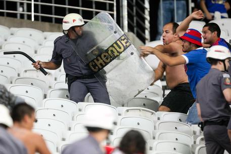 Curitiba-Corinthians, scontri e feriti