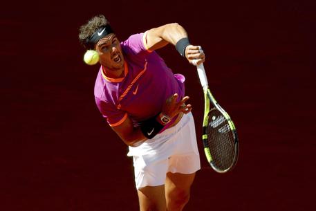 Madrid: Nadal supera Djokovic e vola in finale © EPA