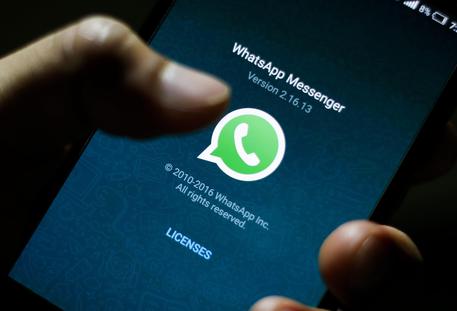 WhatsApp, in Europa nessuna modifica a condivisione dati con Facebook © EPA