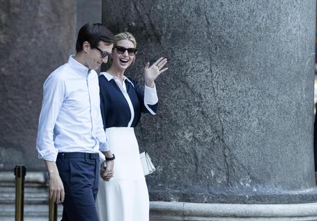 Ivanka Trump con Jared Kushner durante la visita al Pantheon © ANSA