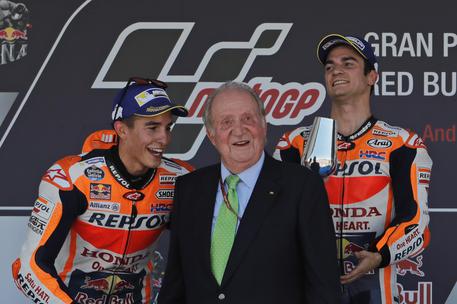 Juan Carlos con Marquez e Pedrosa © AP