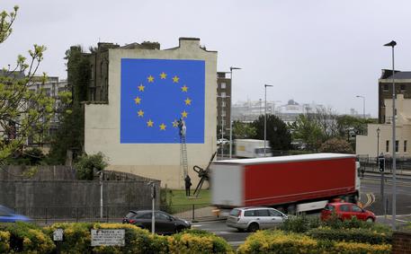 Il murale di Banksy a Dover © AP