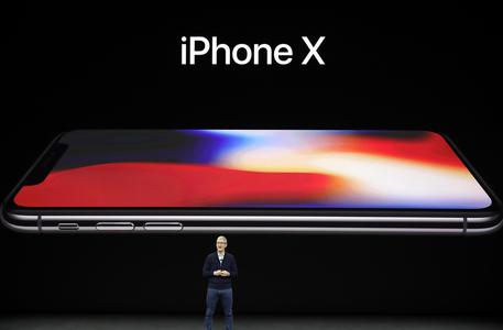 Analisti, 29 mln gli iPhone X consegnati, sotto le attese © AP