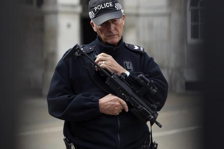 Un poliziotto a Londra in una foto d'archivio © AP