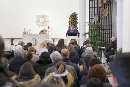 Dramma Cassino: prete a funerale, l'hanno crocifisso © ANSA