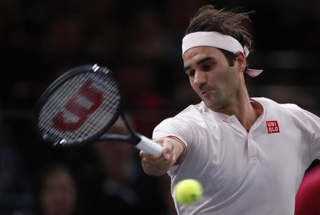 Nishikori travolto, Federer in semifinale contro Djokovic © EPA