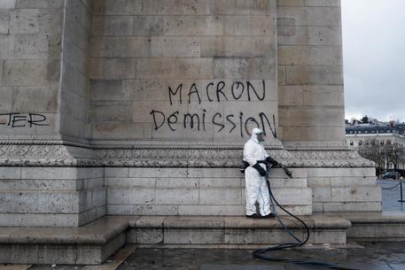 Gilet gialli, un momento della protesta a Parigi © AP