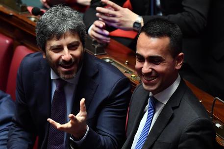 Roberto Fico (S) e Luigi Di Maio del M5S nell'Aula della Camera © ANSA
