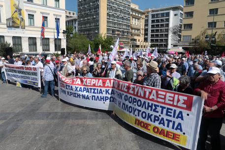Αποτέλεσμα εικόνας για proteste ad Atene 25 aprile 2018