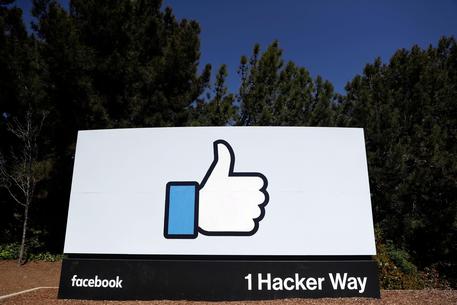 Facebook come Instagram, potrebbe oscurare i 'like' © AP