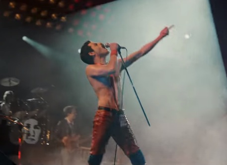 Rami Malek in un'immagine del film Bohemian Rhapsody, sulla storia dei Queen © Ansa
