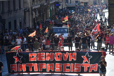 Corteo antifascista Genova, al via con 2000 manifestanti © ANSA