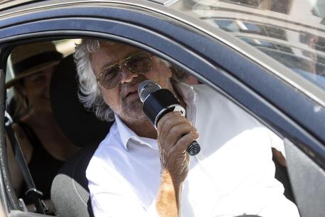 Beppe Grillo, fondatore del M5s, esce dall'Hotel Forum, Roma, 1 luglio 2018 © ANSA