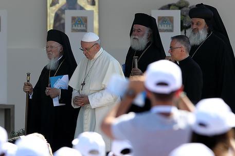 Papa Francesco con i patriarchi © ANSA