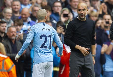 Premier League: City dilaga, David Silva festeggia con il figlio © EPA
